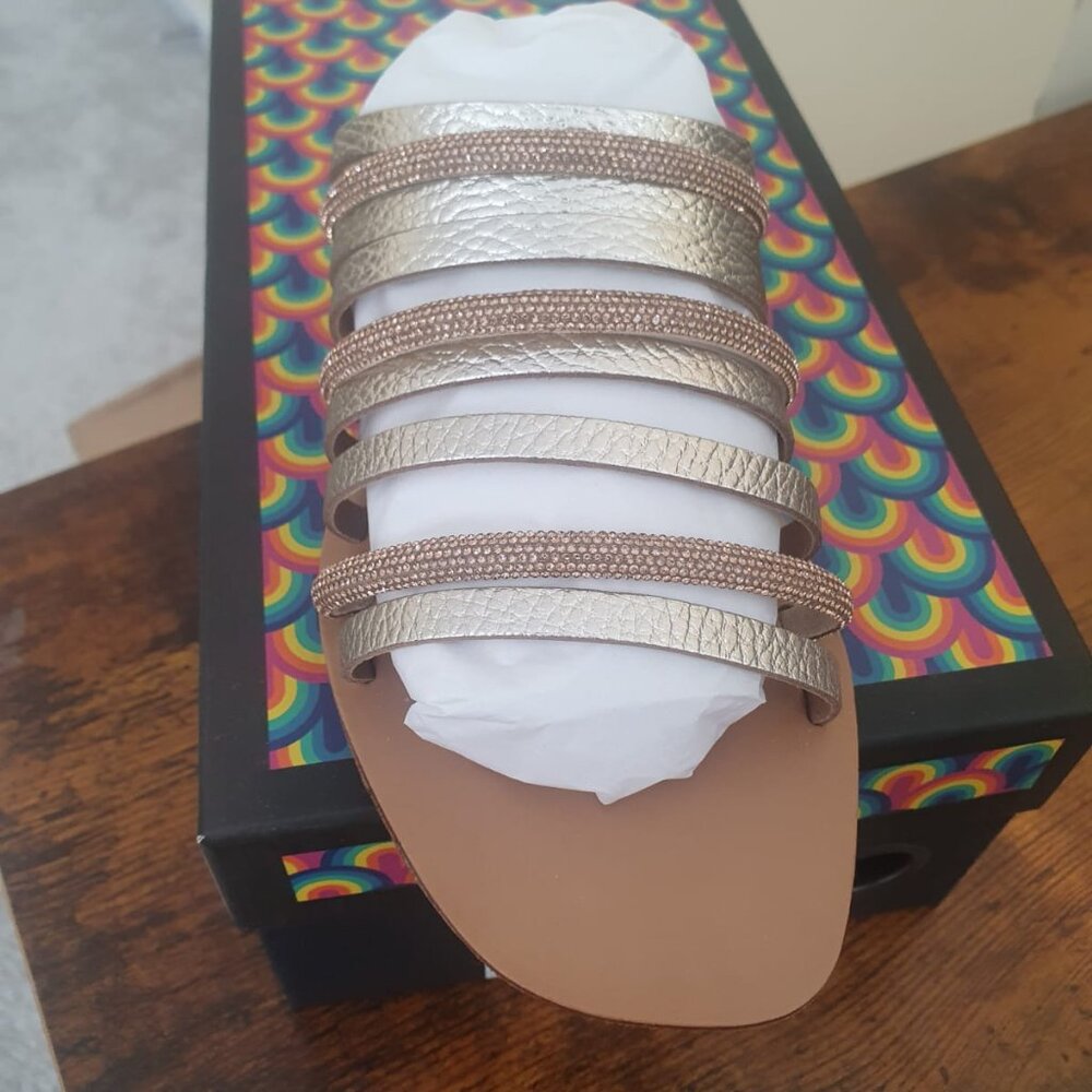 Sandal Kurt Geiger DAISY FLAT  Color: GOLD COMB  Size: 8.5, new, never worn - Picture 7 of 12